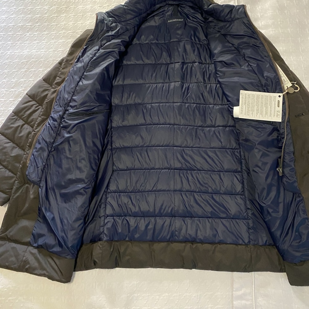Aquarama Modern Puffer - Picture 3 of 3